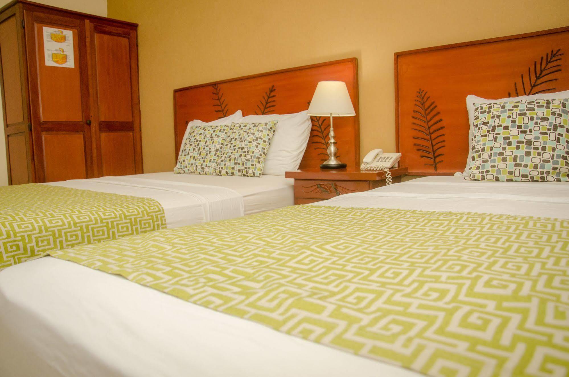 Hotel Residencial Cervantes ダビッド エクステリア 写真