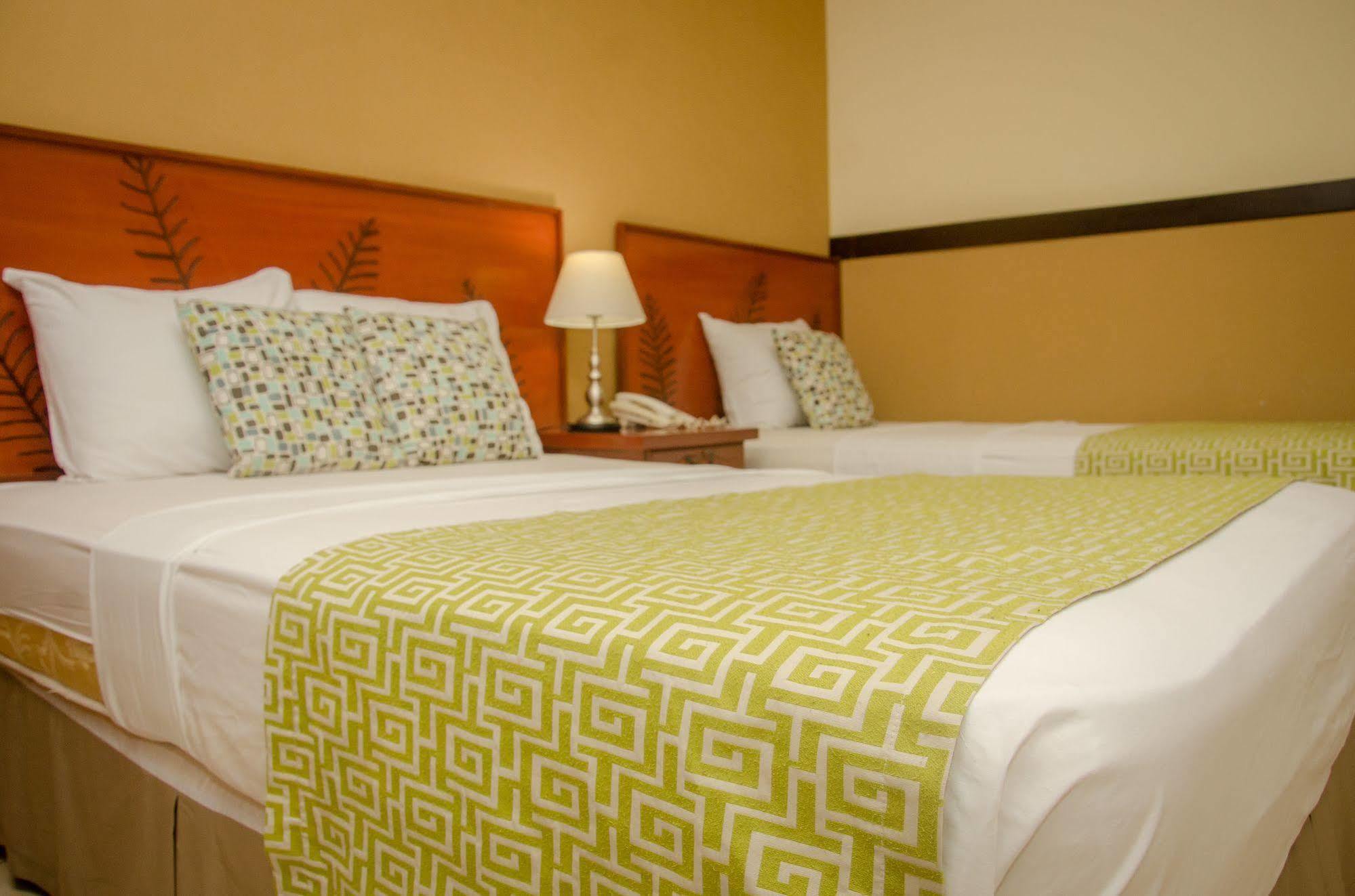 Hotel Residencial Cervantes ダビッド エクステリア 写真