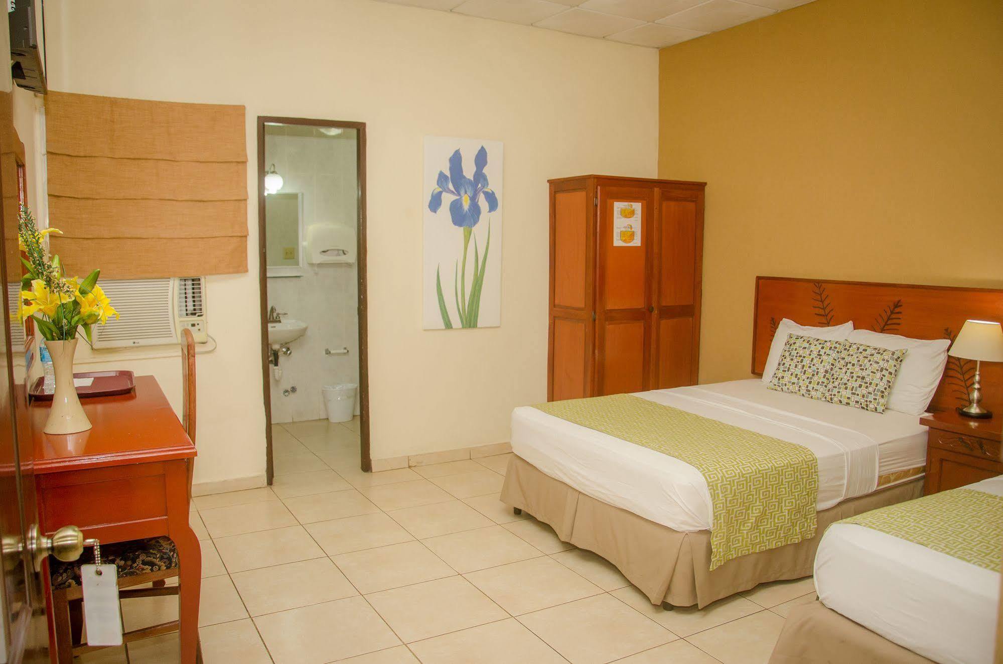 Hotel Residencial Cervantes ダビッド エクステリア 写真