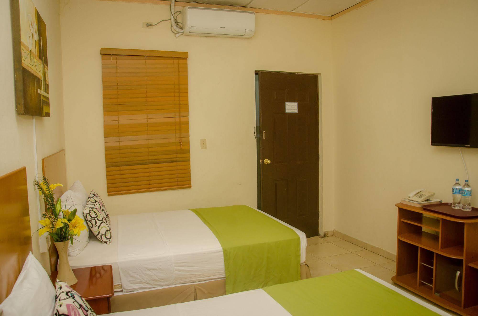 Hotel Residencial Cervantes ダビッド エクステリア 写真