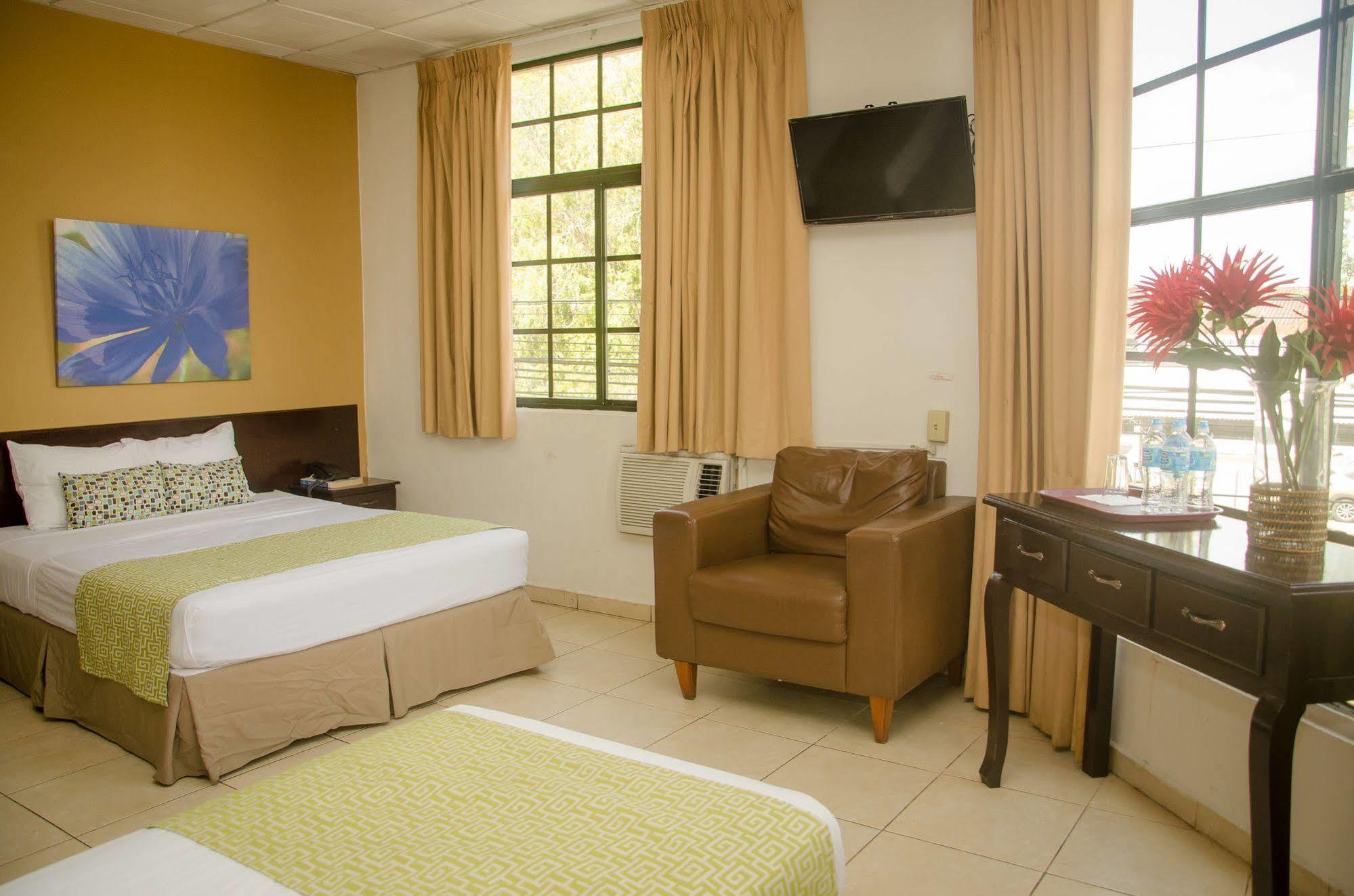 Hotel Residencial Cervantes ダビッド エクステリア 写真